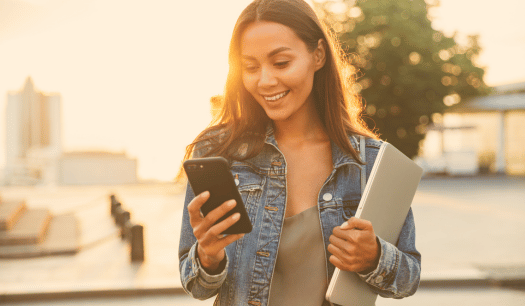 Header image comparing Mental Health Nursing and Adult Nursing for Movementor Education, featuring illustrated nurses and blog title.